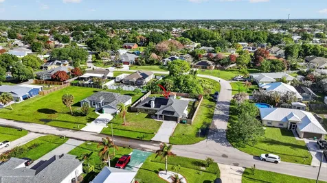 481 SW Aster Road Port St Lucie FL 34953