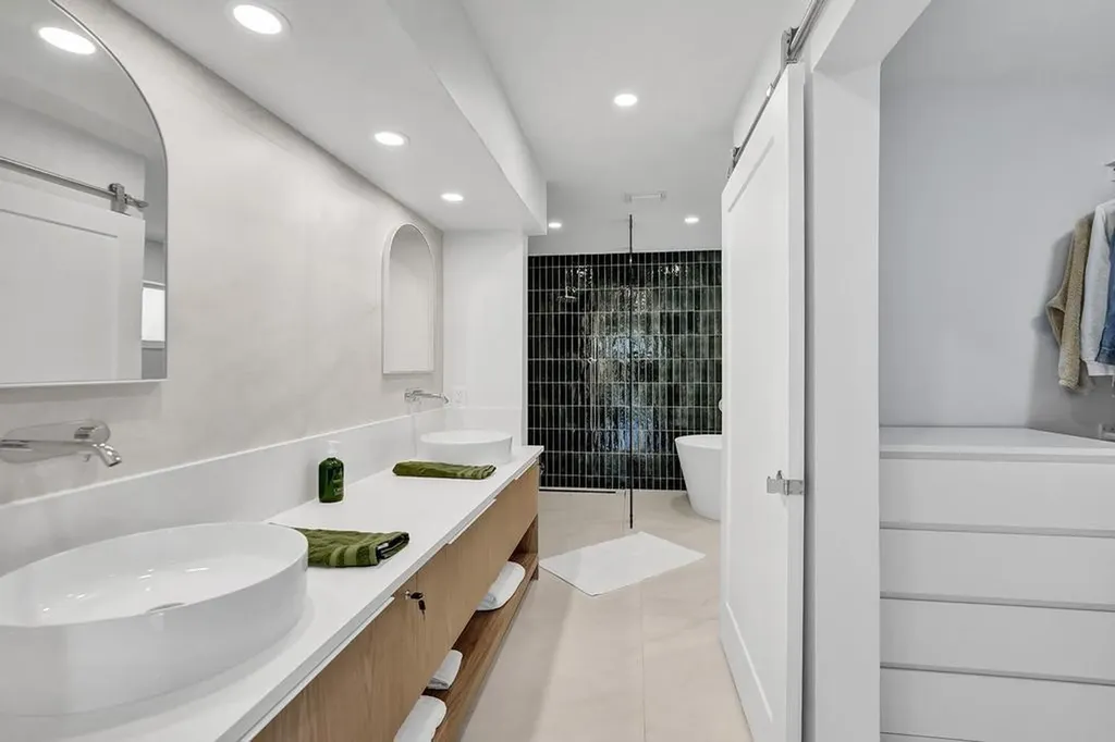 5581 NE 31st Avenue Fort Lauderdale FL 33308