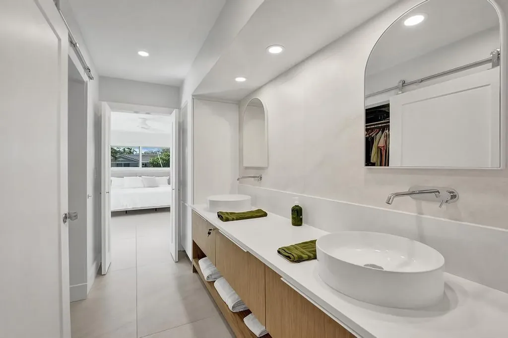 5581 NE 31st Avenue Fort Lauderdale FL 33308