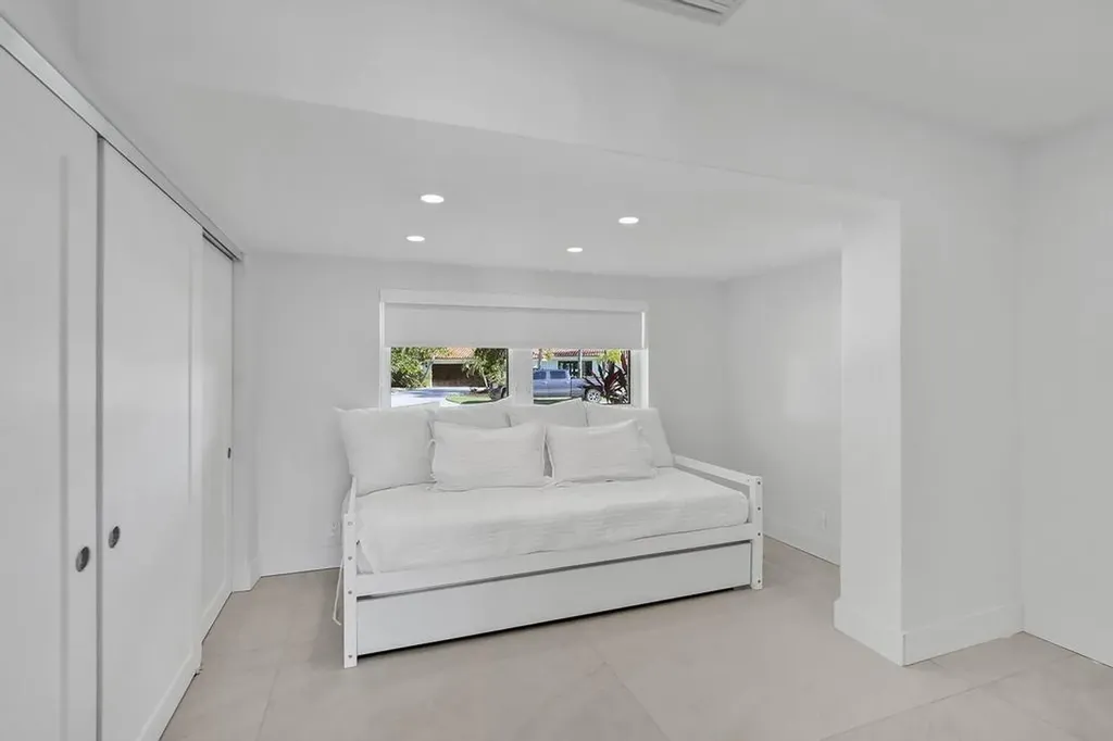 5581 NE 31st Avenue Fort Lauderdale FL 33308