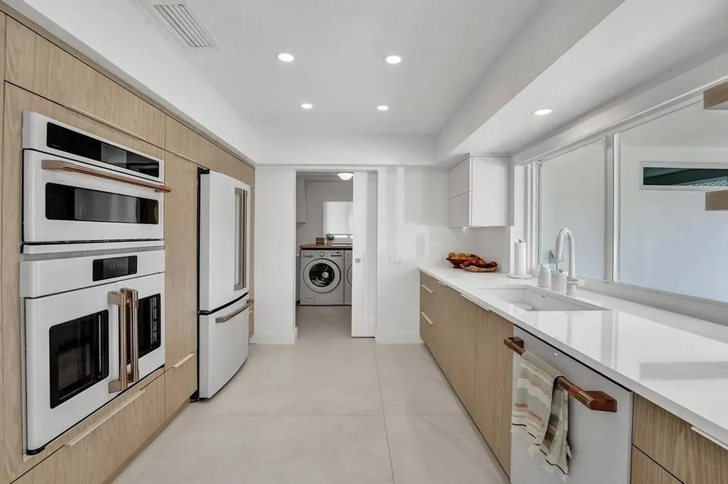 5581 NE 31st Avenue Fort Lauderdale FL 33308