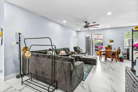 1087 Salmon Isle Greenacres FL 33413