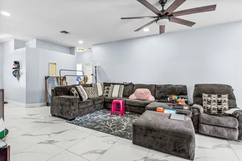 1087 Salmon Isle Greenacres FL 33413
