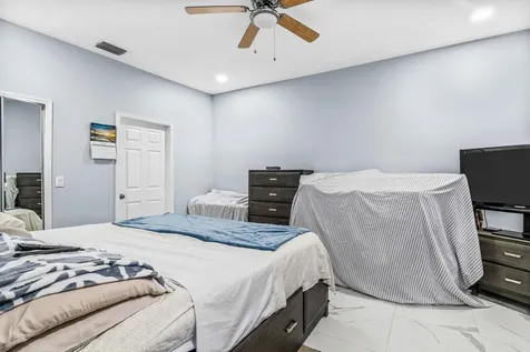 1087 Salmon Isle Greenacres FL 33413
