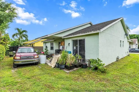 1087 Salmon Isle Greenacres FL 33413