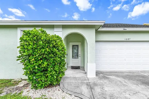 1087 Salmon Isle Greenacres FL 33413