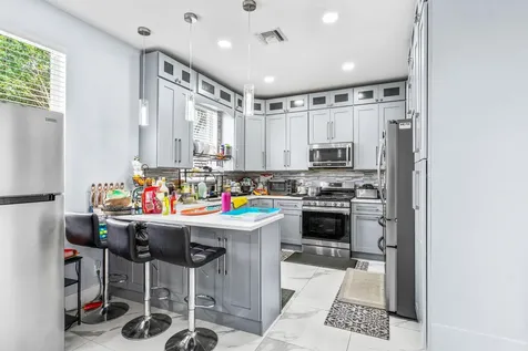 1087 Salmon Isle Greenacres FL 33413