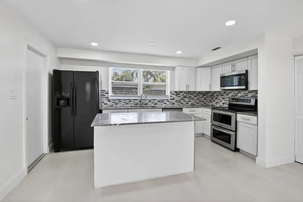 2630 SW 49th Court Fort Lauderdale FL 33312