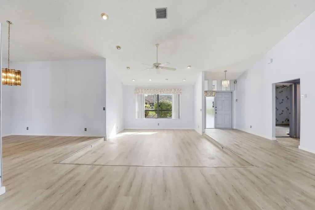 9476 El Clair Ranch Road Boynton Beach FL 33437