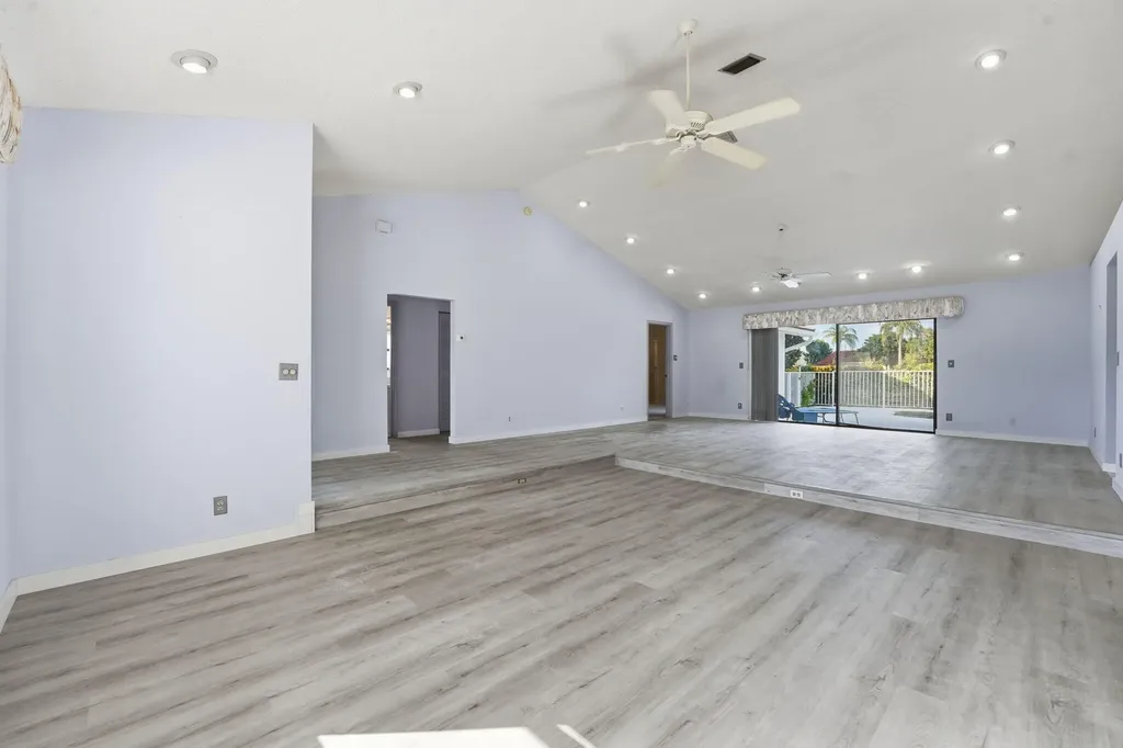 9476 El Clair Ranch Road Boynton Beach FL 33437