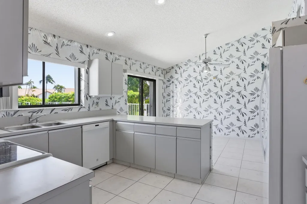 9476 El Clair Ranch Road Boynton Beach FL 33437