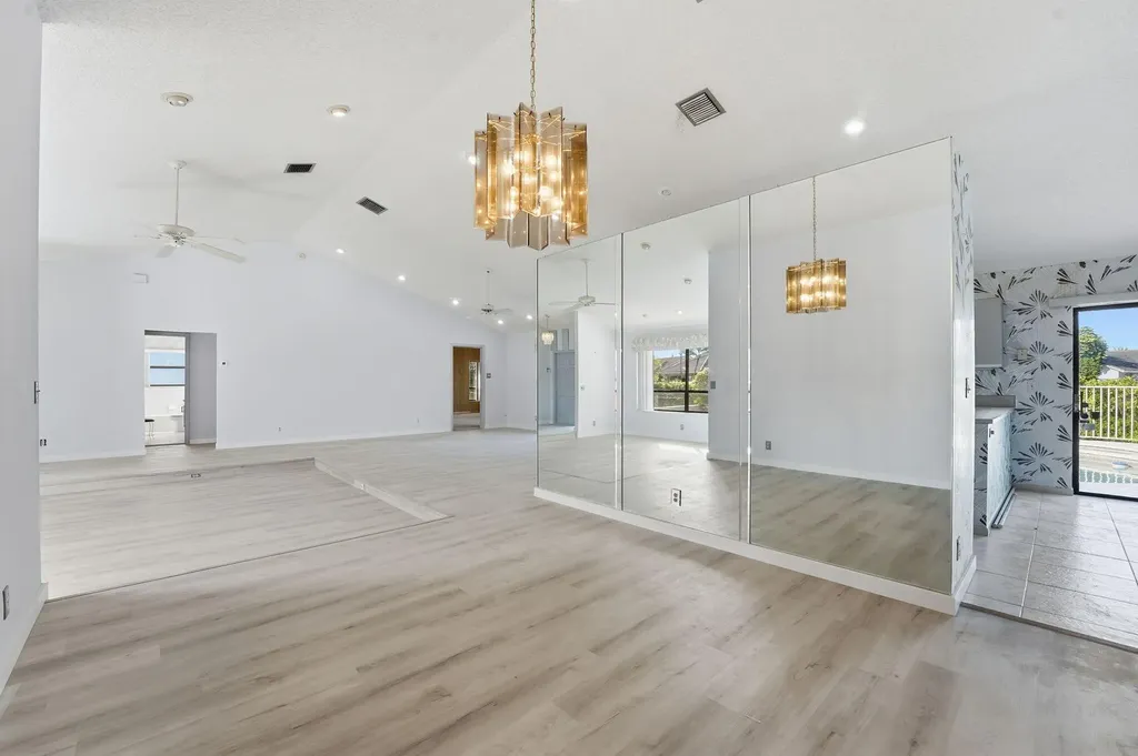 9476 El Clair Ranch Road Boynton Beach FL 33437