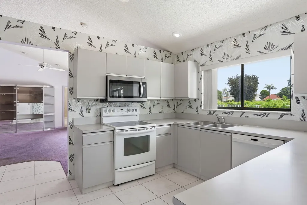 9476 El Clair Ranch Road Boynton Beach FL 33437