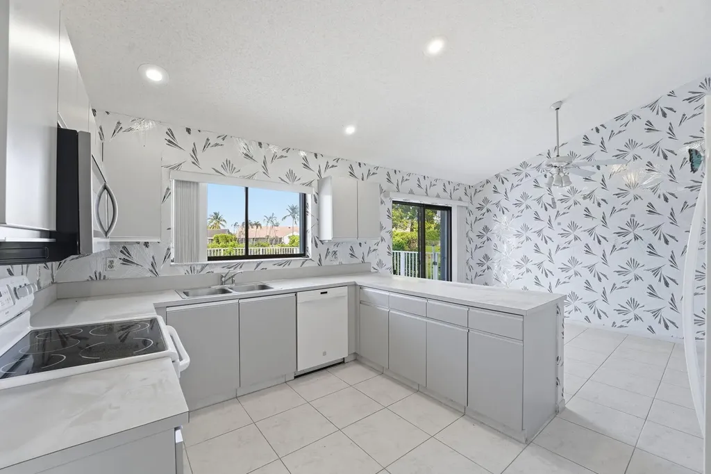 9476 El Clair Ranch Road Boynton Beach FL 33437