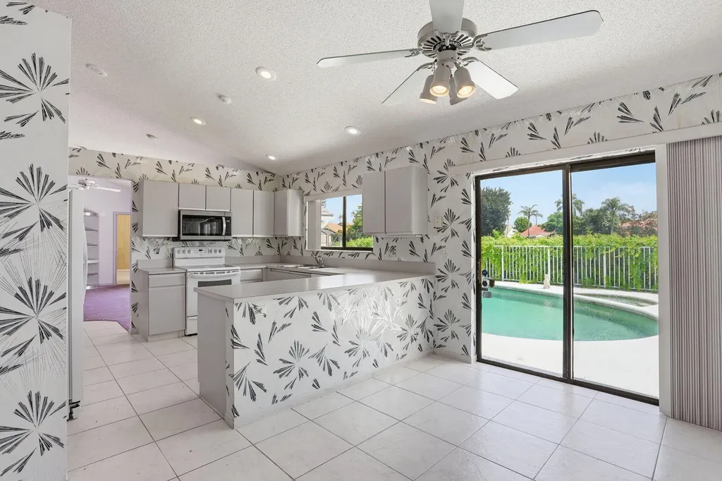 9476 El Clair Ranch Road Boynton Beach FL 33437