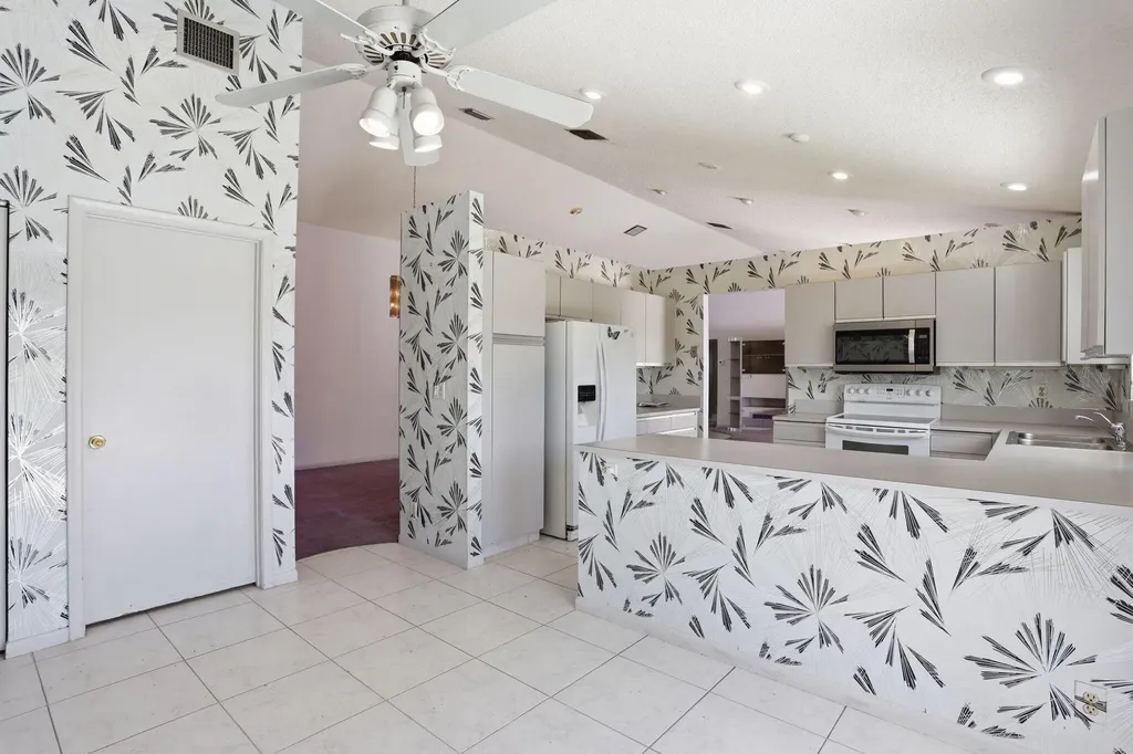 9476 El Clair Ranch Road Boynton Beach FL 33437