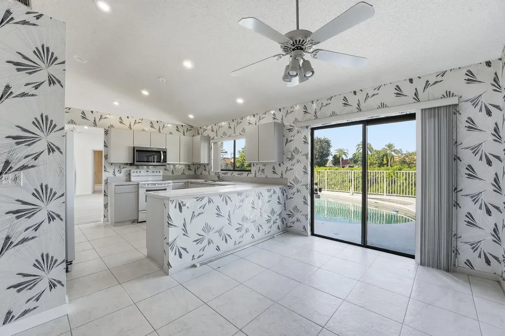 9476 El Clair Ranch Road Boynton Beach FL 33437