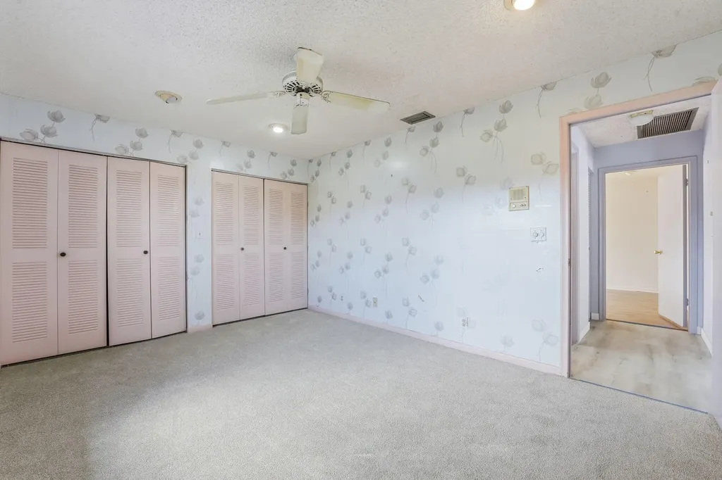 9476 El Clair Ranch Road Boynton Beach FL 33437
