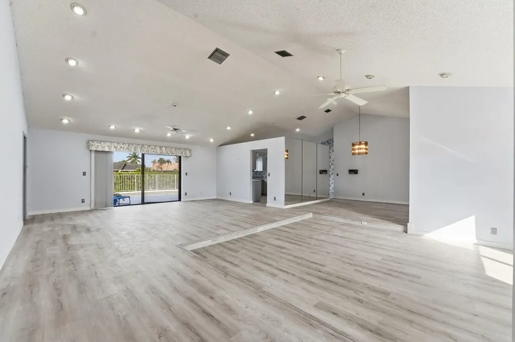 9476 El Clair Ranch Road Boynton Beach FL 33437