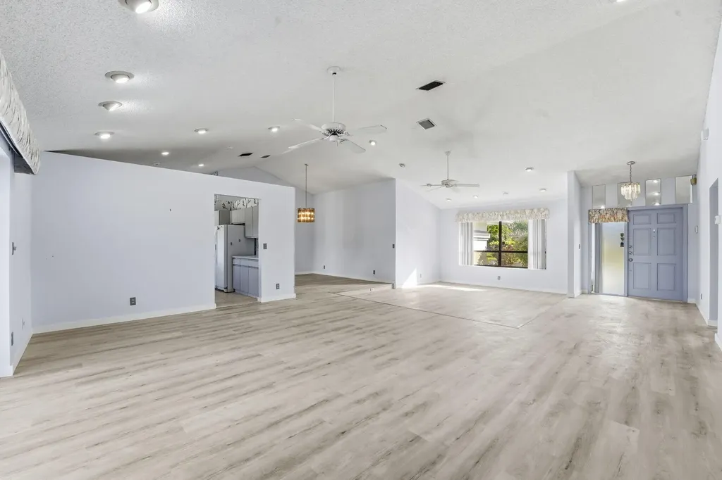 9476 El Clair Ranch Road Boynton Beach FL 33437