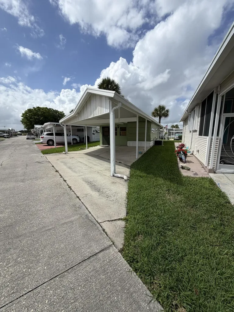 6511 SE 56th Street Okeechobee FL 34974