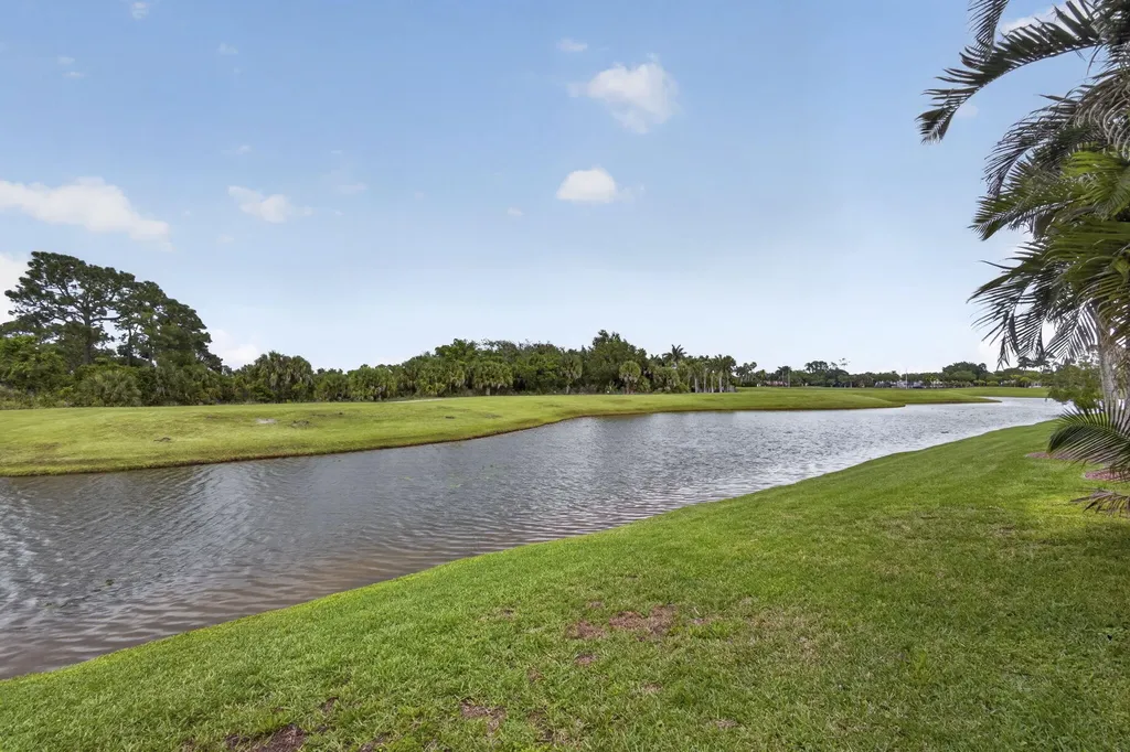 1724 Annandale Circle Royal Palm Beach FL 33411