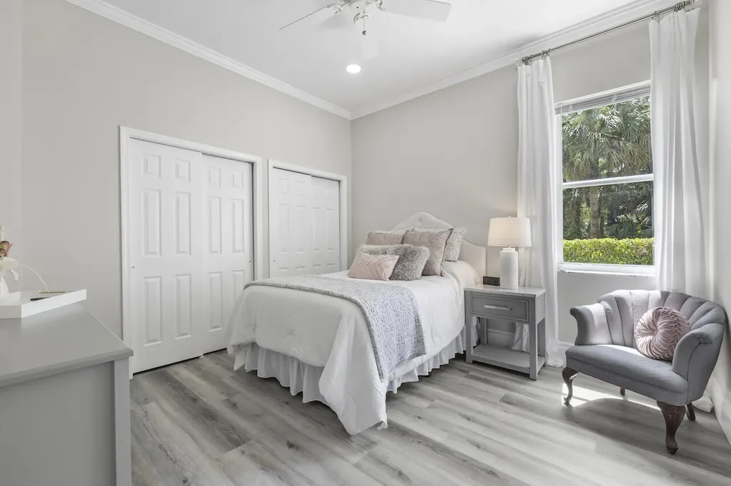 856 Forest Glen Lane Wellington FL 33414