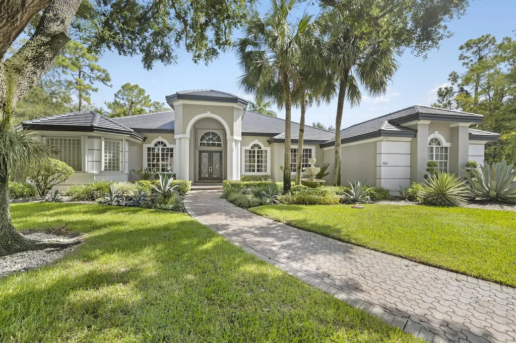 856 Forest Glen Lane Wellington FL 33414