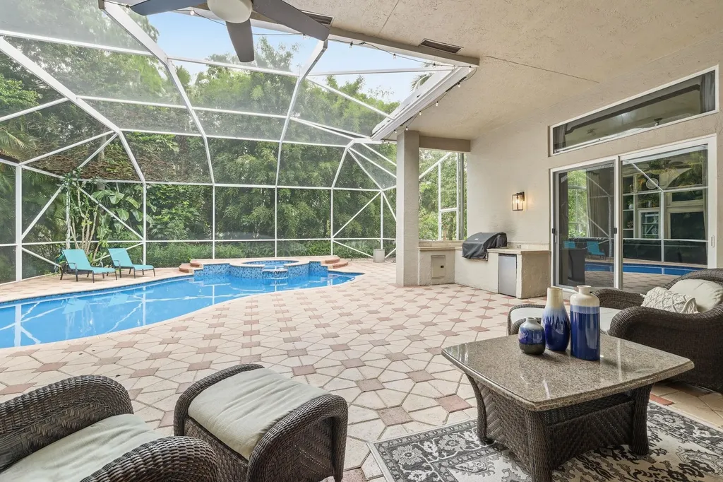 856 Forest Glen Lane Wellington FL 33414