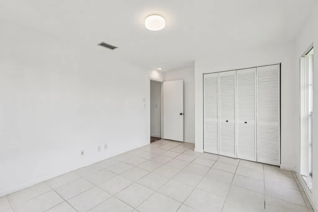 17679 Woodview Terrace Boca Raton FL 33487