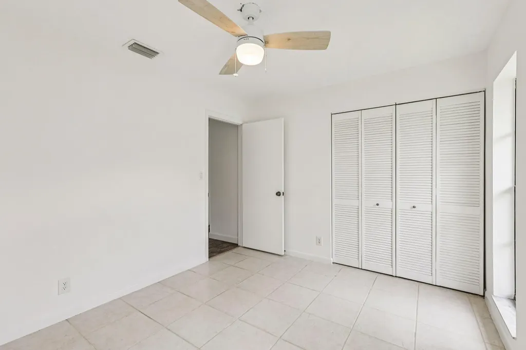 17679 Woodview Terrace Boca Raton FL 33487