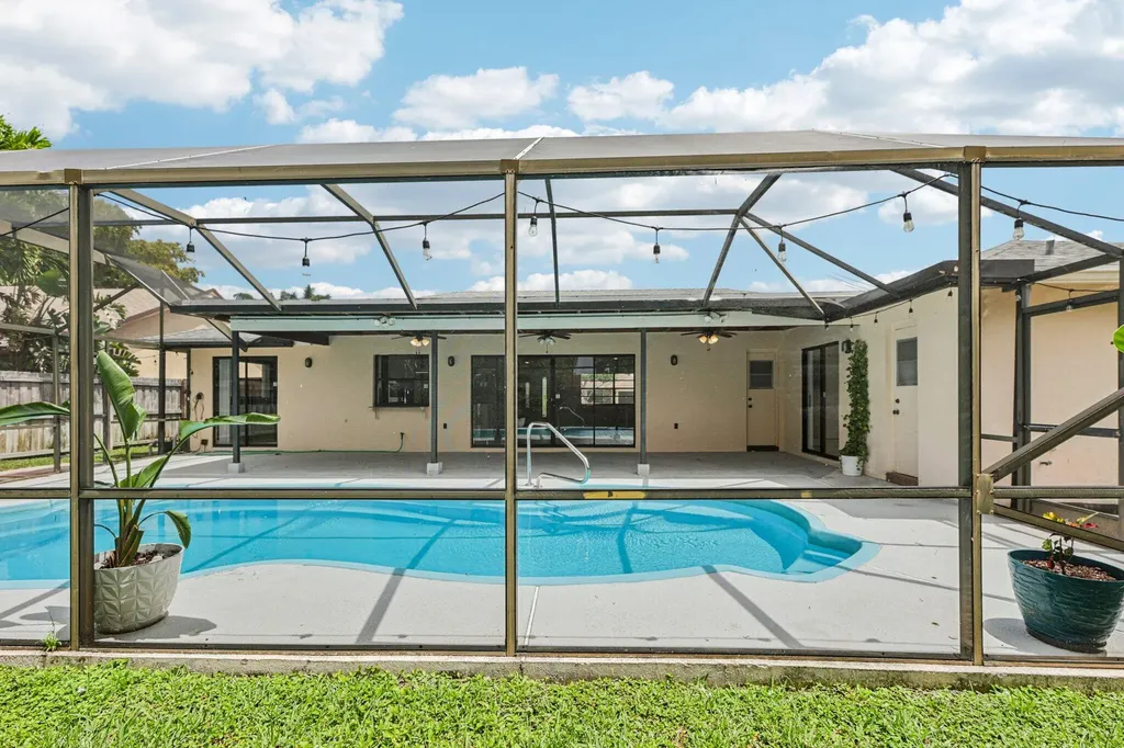 17679 Woodview Terrace Boca Raton FL 33487