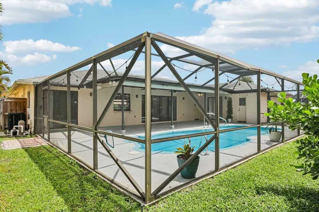 17679 Woodview Terrace Boca Raton FL 33487