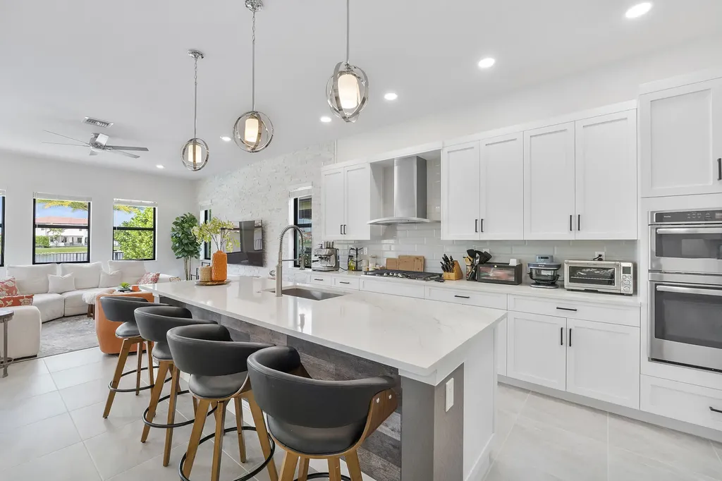 8775 E Baypoint Circle Parkland FL 33076