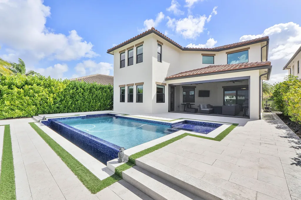 8775 E Baypoint Circle Parkland FL 33076