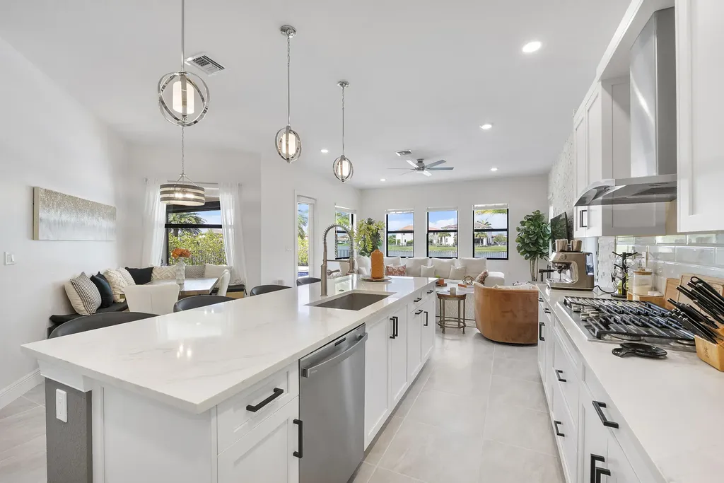8775 E Baypoint Circle Parkland FL 33076