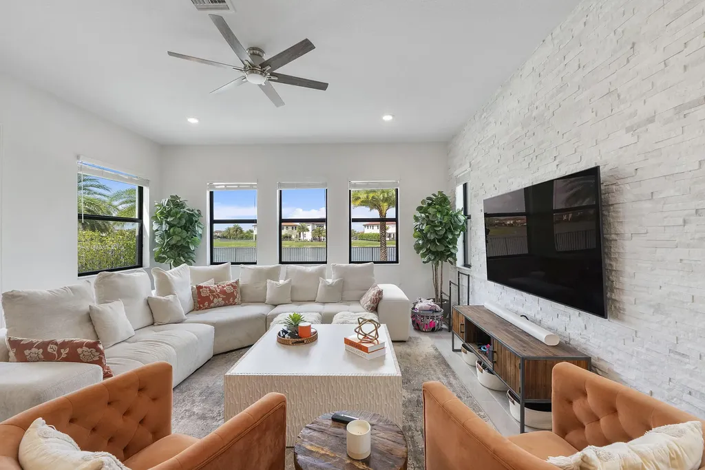 8775 E Baypoint Circle Parkland FL 33076
