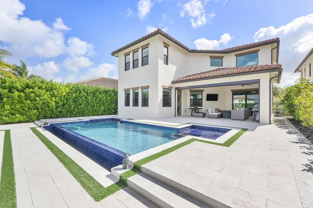 8775 E Baypoint Circle Parkland FL 33076