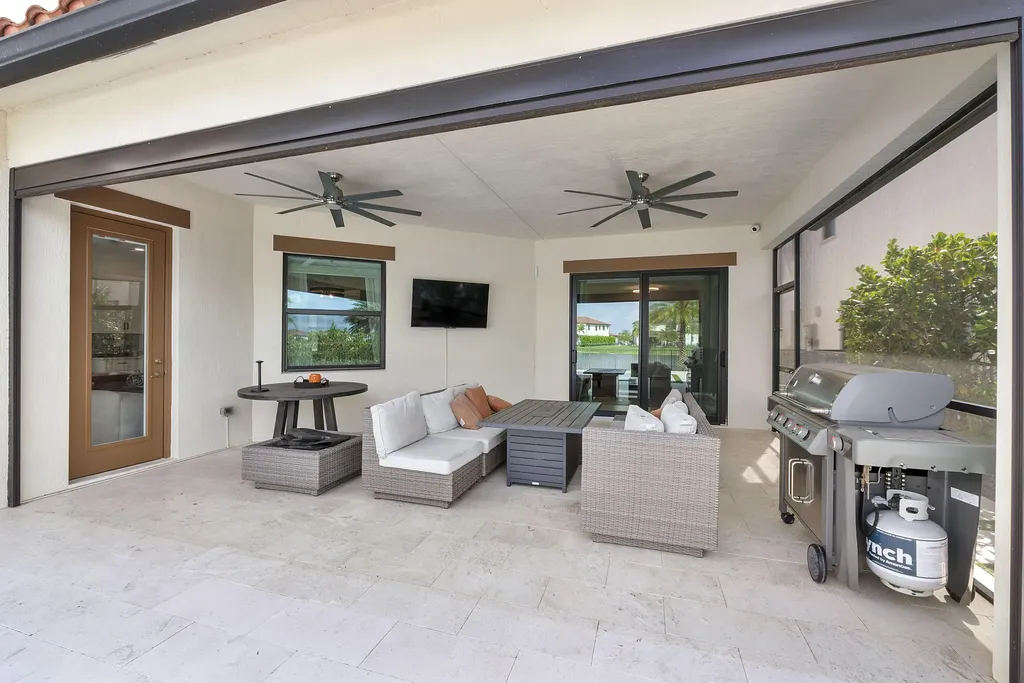 8775 E Baypoint Circle Parkland FL 33076