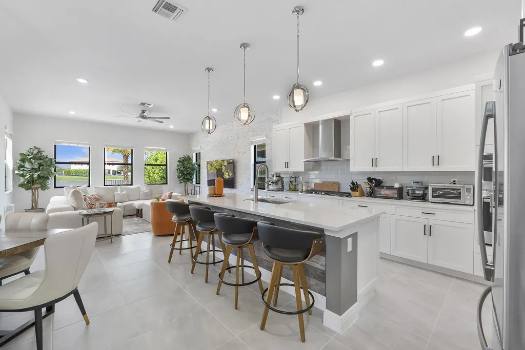 8775 E Baypoint Circle Parkland FL 33076