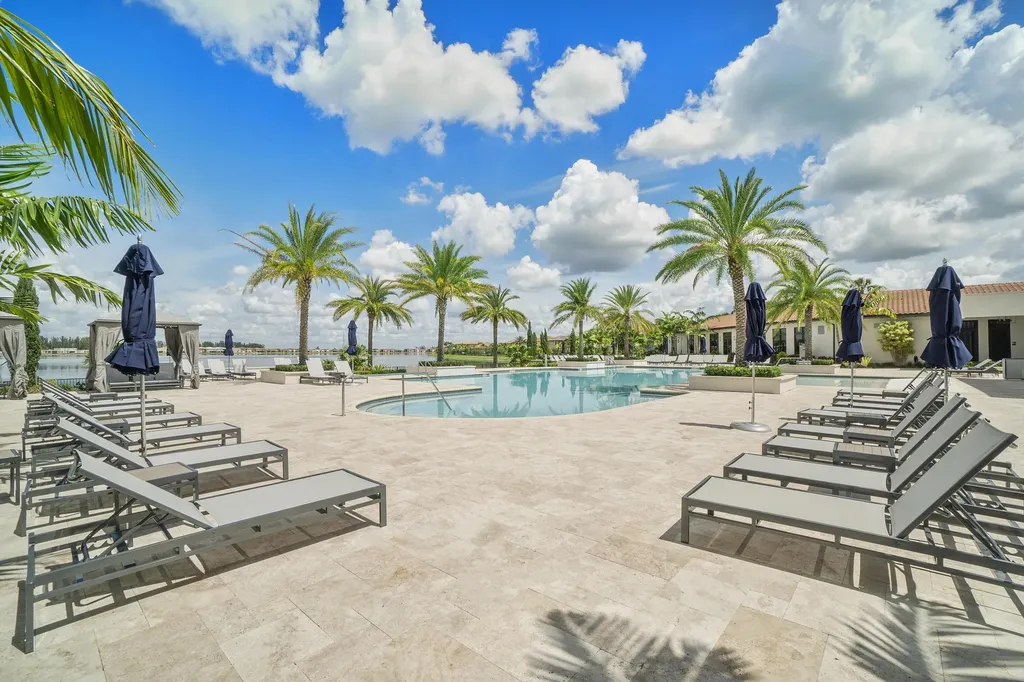 8775 E Baypoint Circle Parkland FL 33076