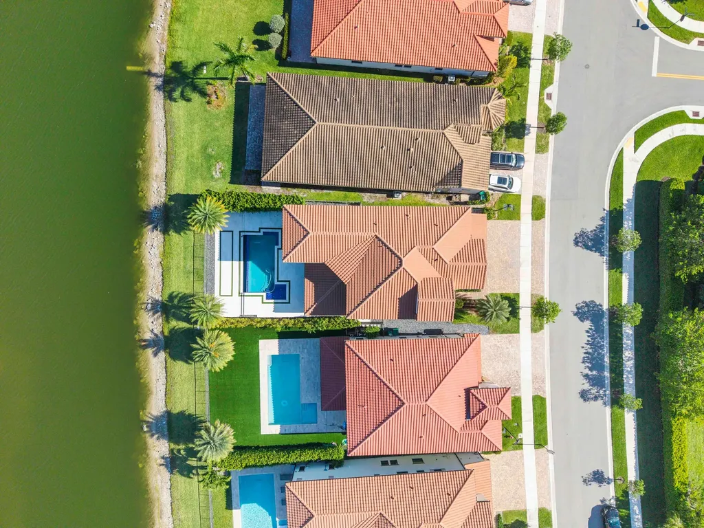 8775 E Baypoint Circle Parkland FL 33076
