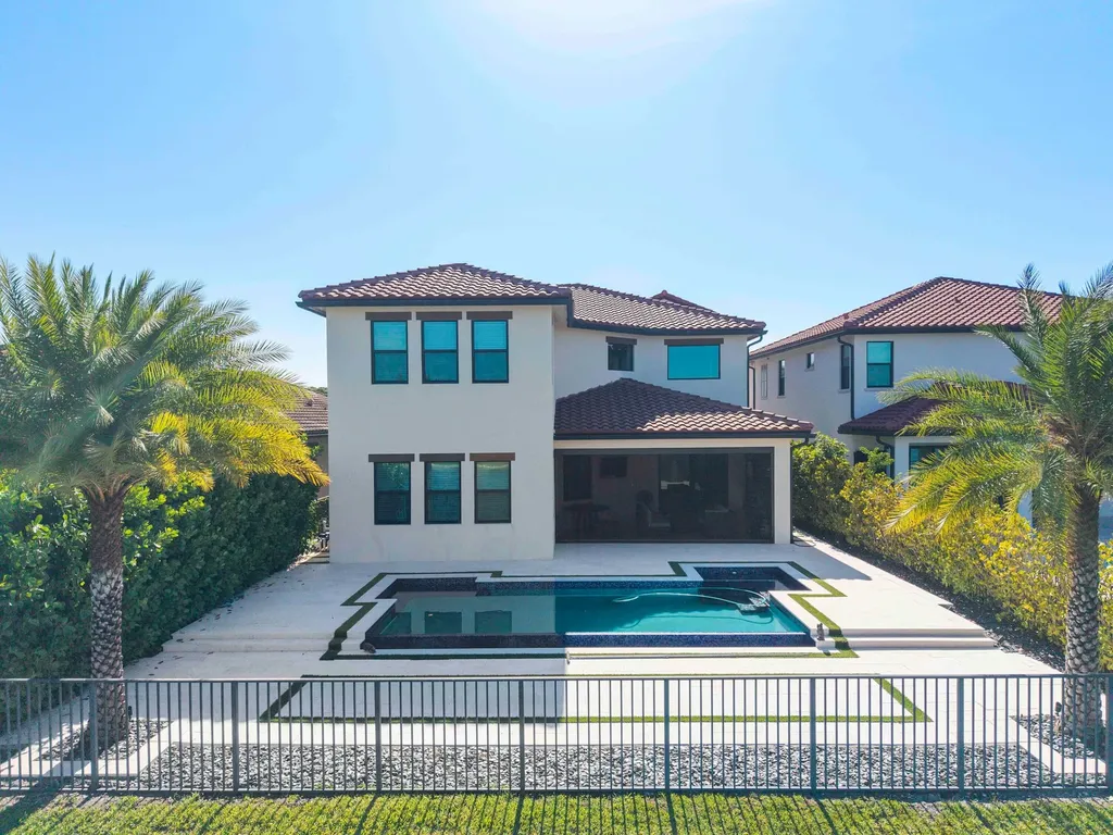 8775 E Baypoint Circle Parkland FL 33076