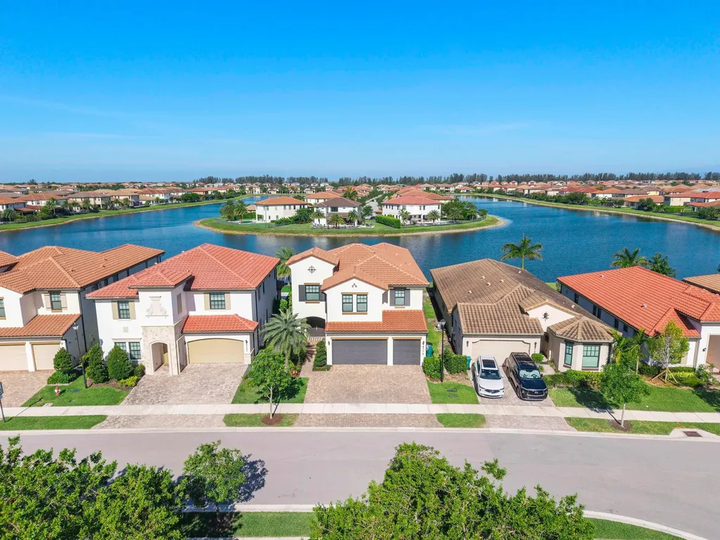 8775 E Baypoint Circle Parkland FL 33076
