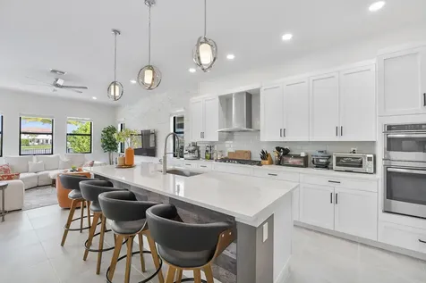 8775 E Baypoint Circle Parkland FL 33076