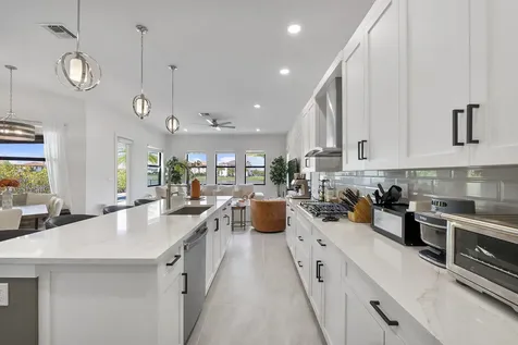 8775 E Baypoint Circle Parkland FL 33076