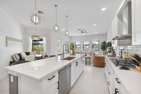 8775 E Baypoint Circle Parkland FL 33076