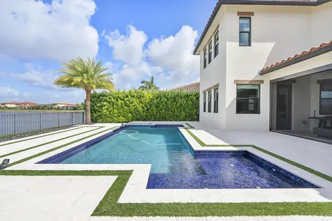 8775 E Baypoint Circle Parkland FL 33076