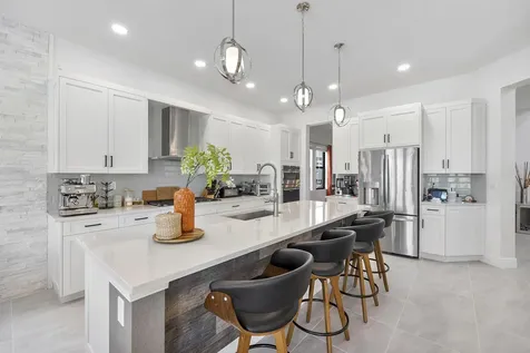 8775 E Baypoint Circle Parkland FL 33076