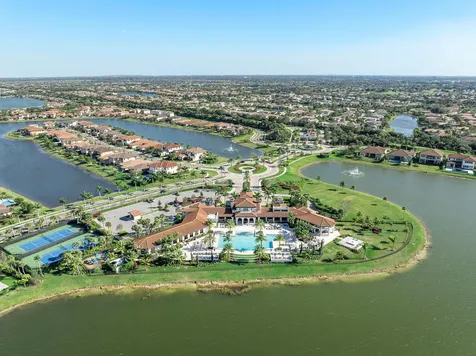 8775 E Baypoint Circle Parkland FL 33076